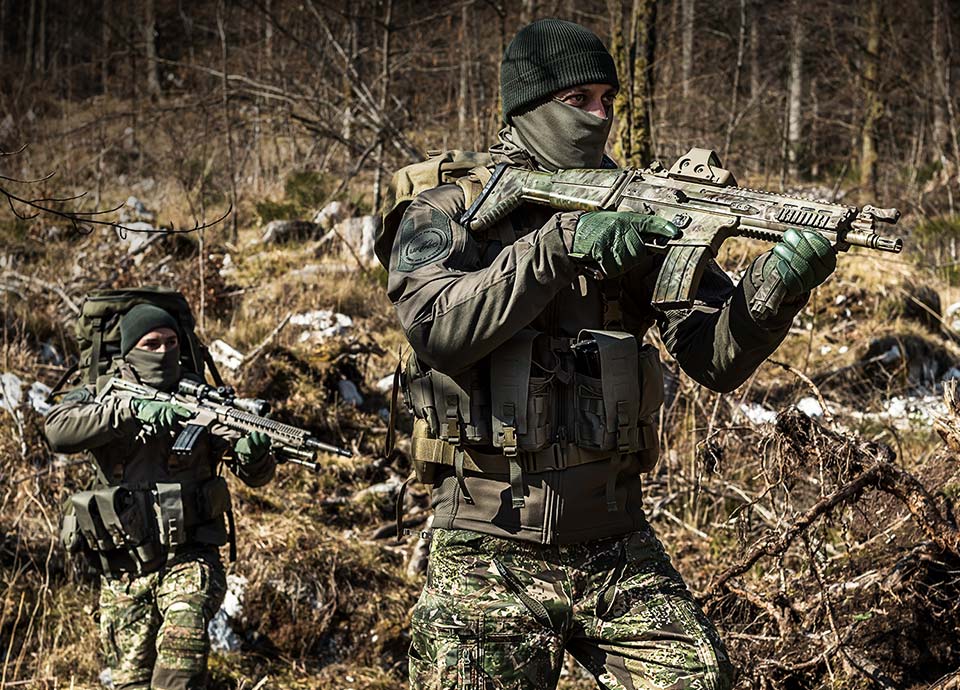 WHAT TO LOOK FOR WHEN BUYING A TACTICAL JACKET WHAT TO LOOK FOR WHEN BUYING A TACTICAL JACKET