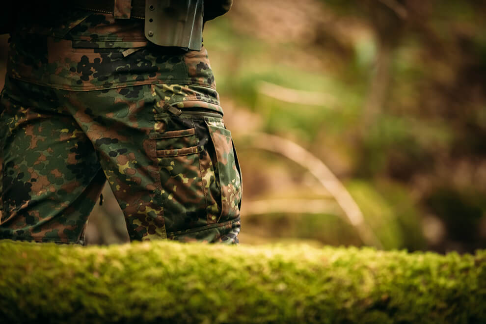 Soldiers wear new tropical uniforms and boots in jungle ACU field-test