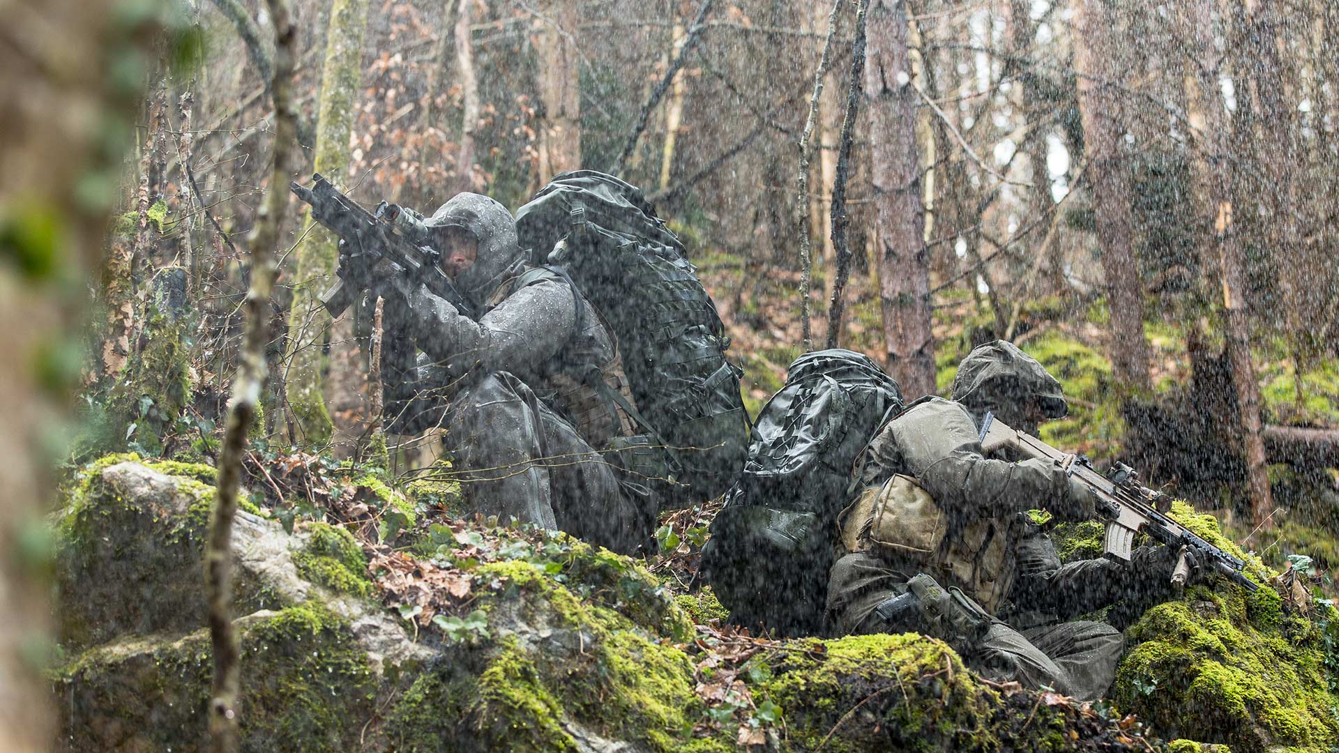 Richtig gut funktioniert GORE-TEX abends am Lagerfeuer, oder während längerer Pausen