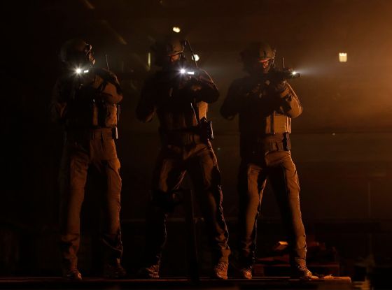 So funktionieren Normen und Prüfverfahren für flammbeständige Kleidung