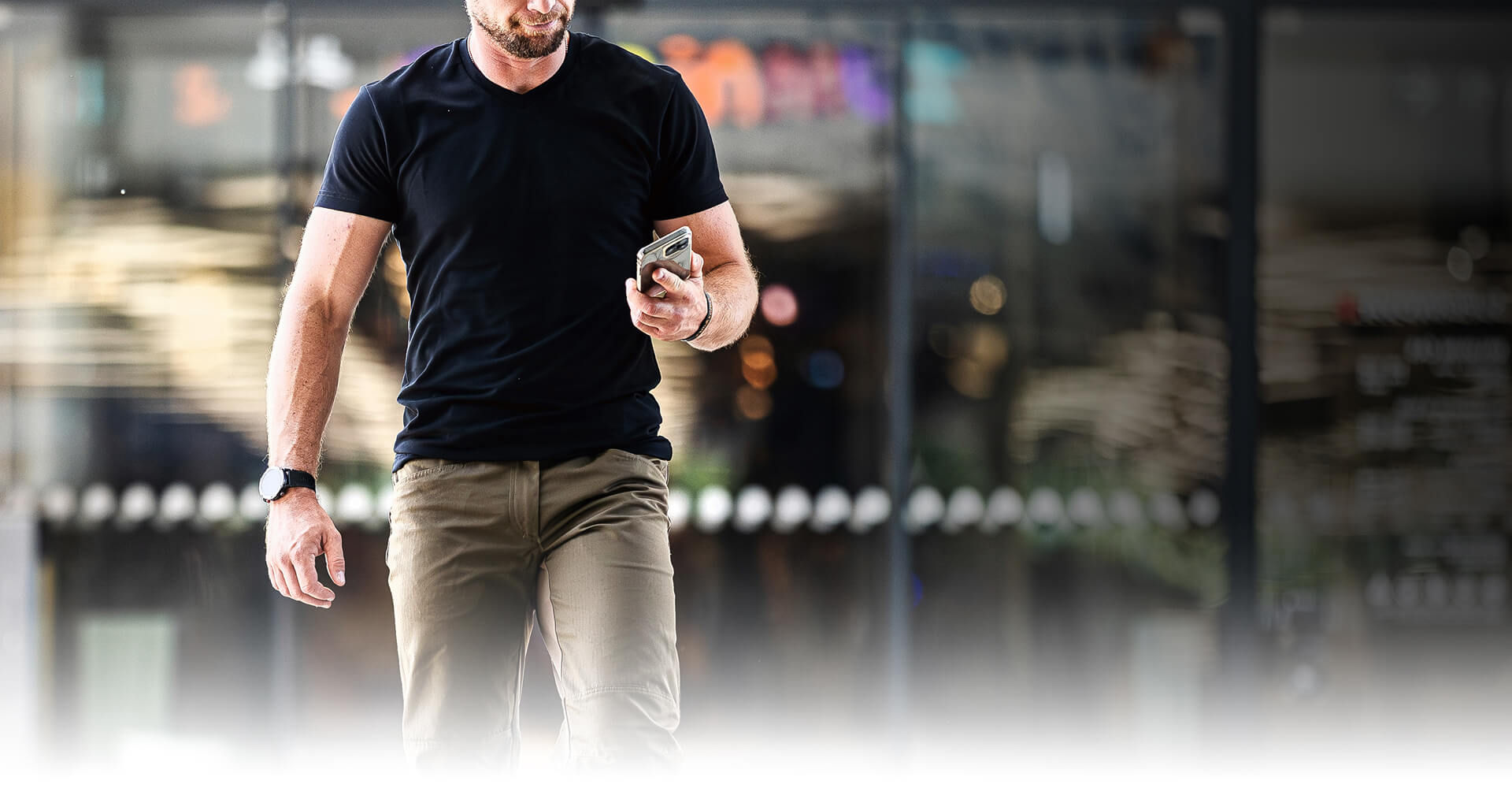 These shirts keep you cool and dry throughout the day, ideal for everyday use in hot environments.